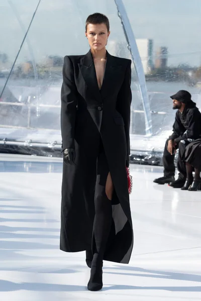Look 9